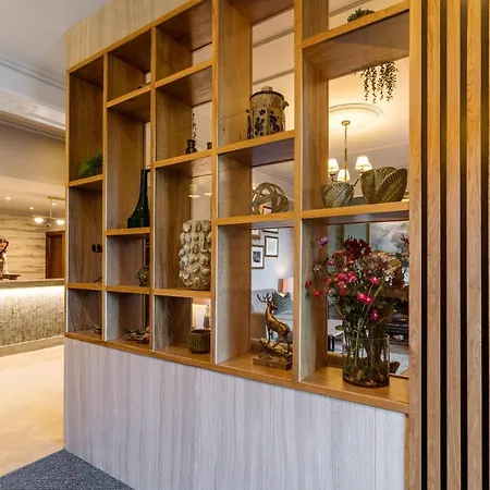 Hotel The 4*
