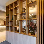 Hotel The 4*