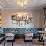 Hotel The 4*