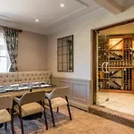 Hotel The